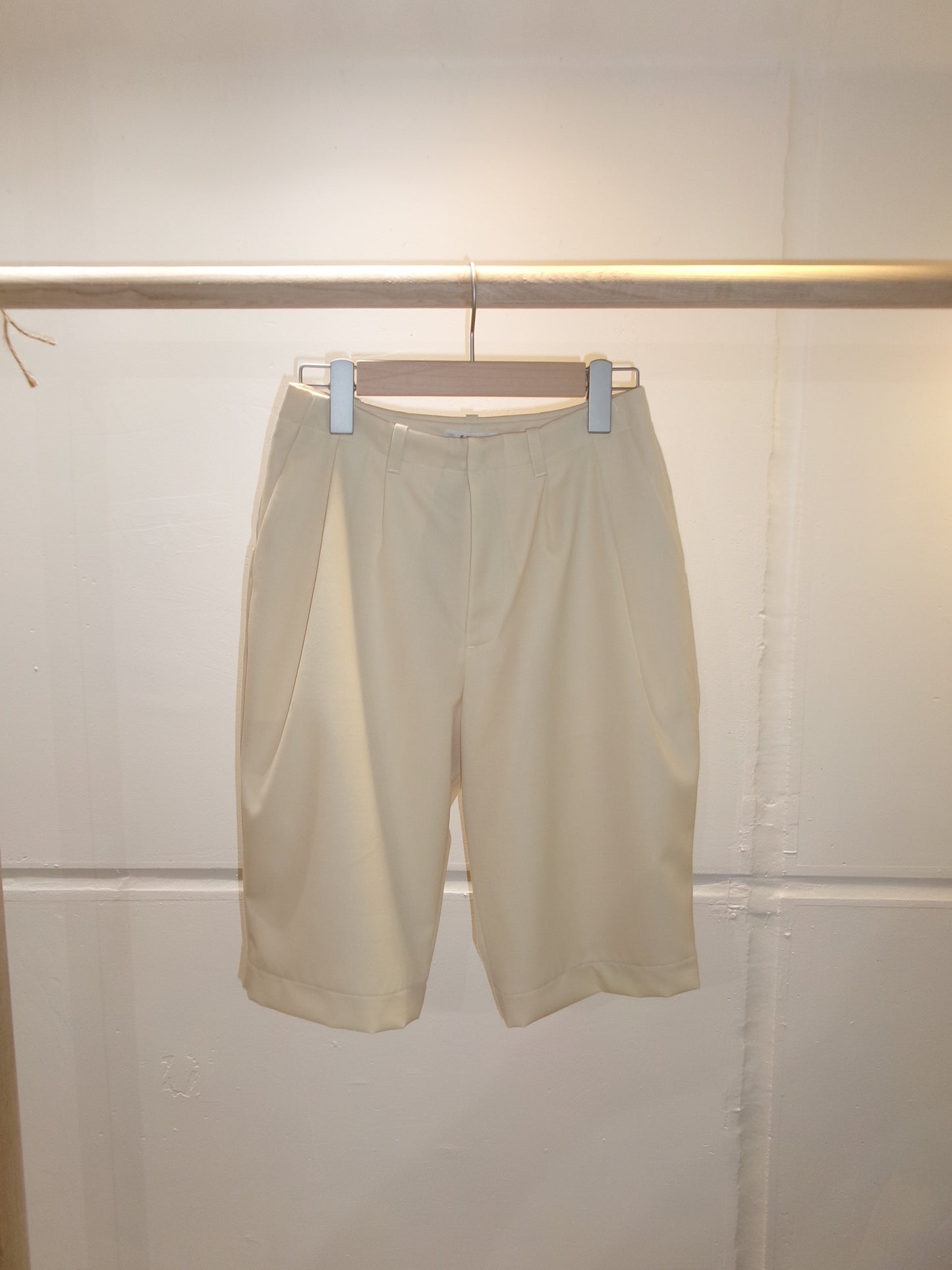 FUJI WOOL SHORTS(off white)