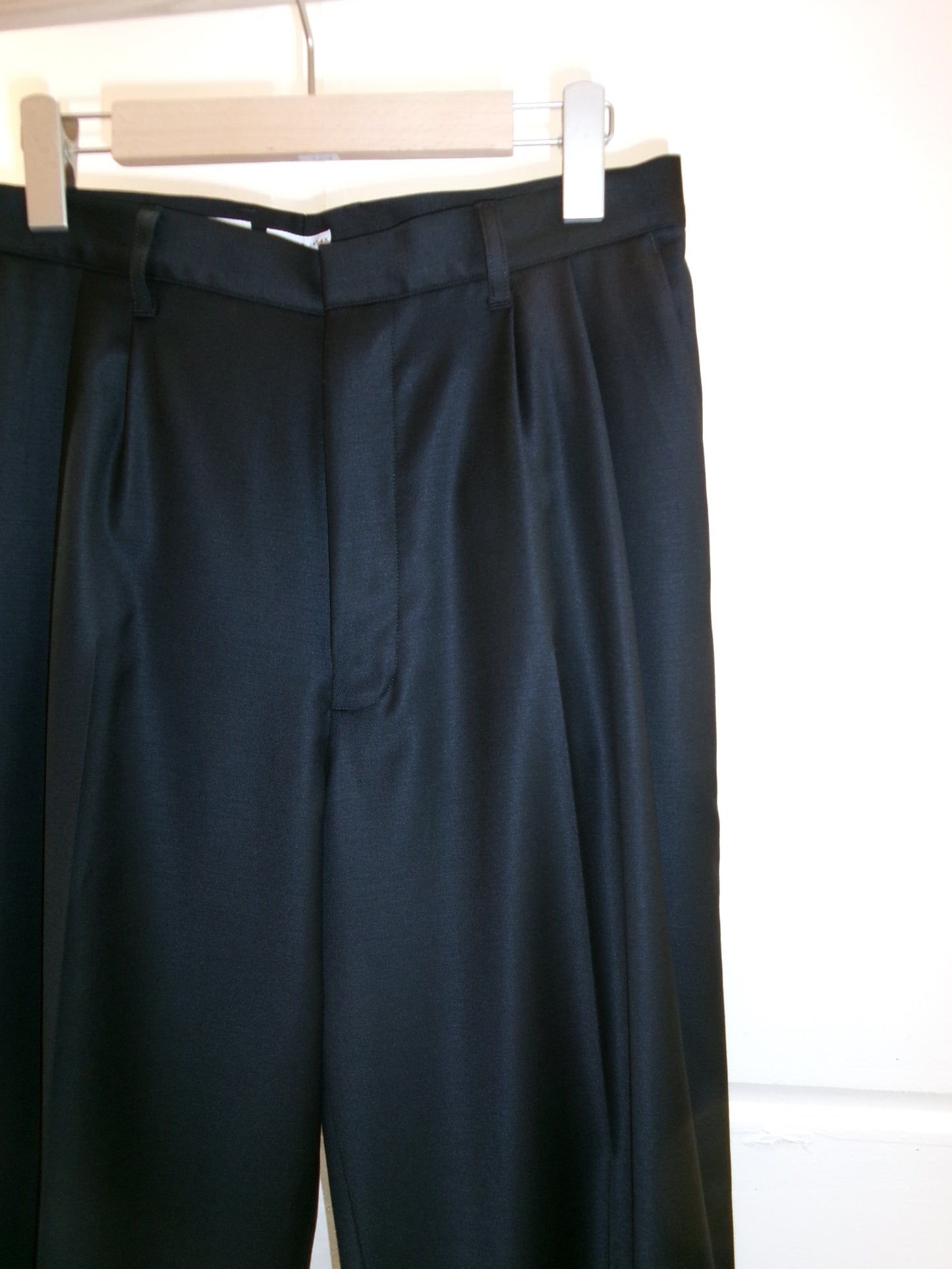 FUJI WOOL SILK TWO TUCK SLACKS