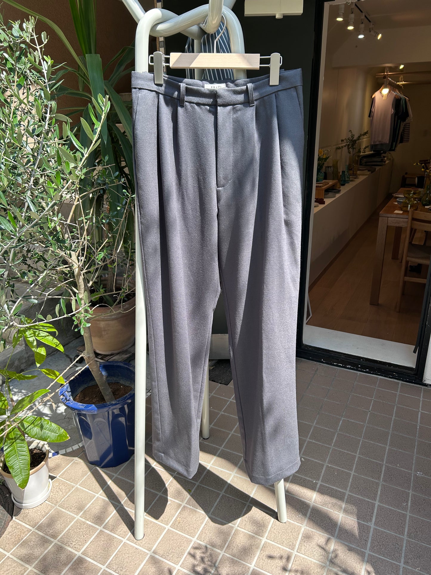 FUJI two tuck slacks(charcoal gray)