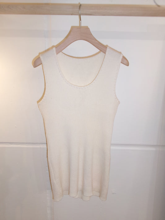 Sleeveless white knit