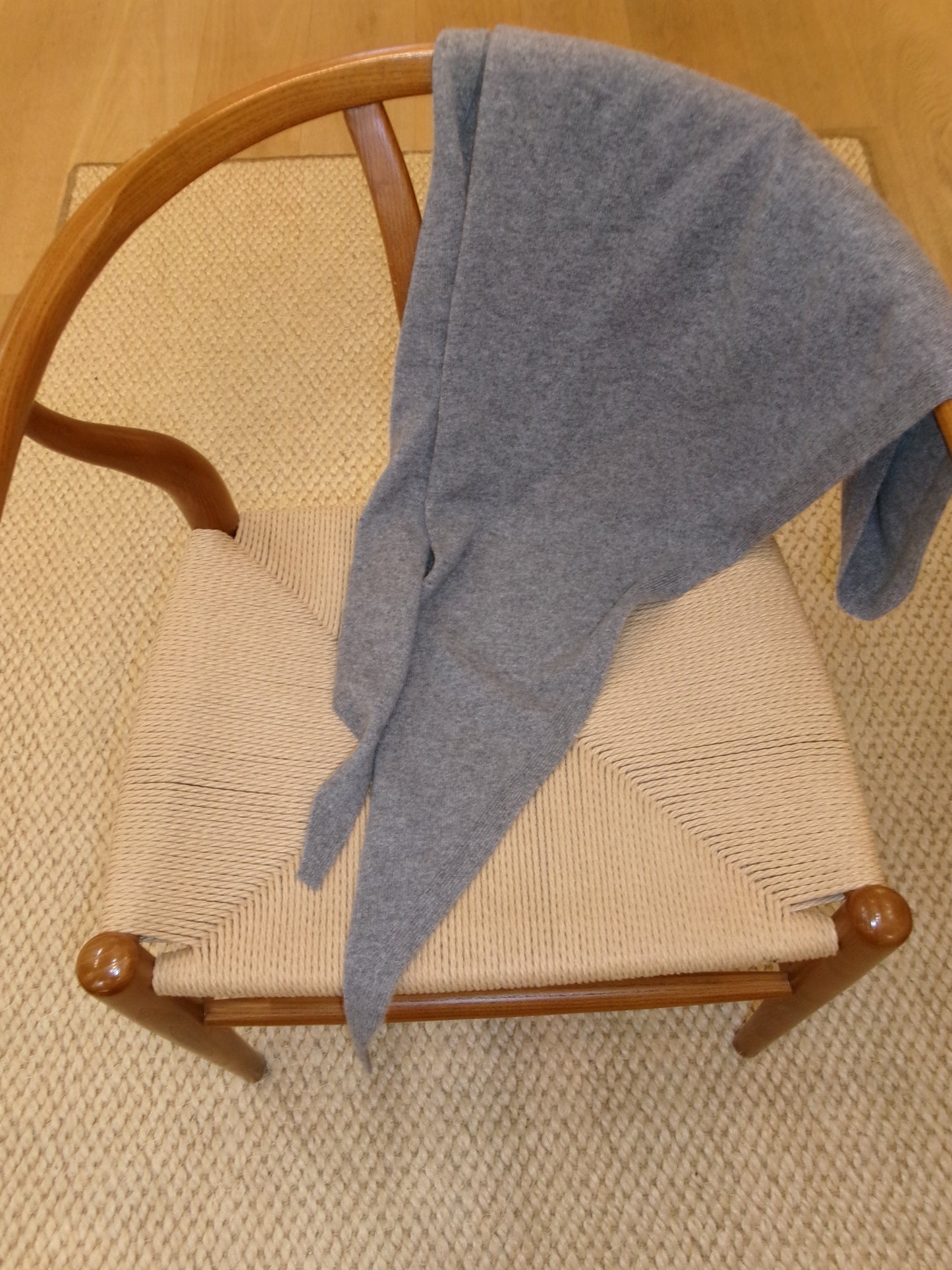 FUJI WHITE CASHMERE SCARF-GRAY-