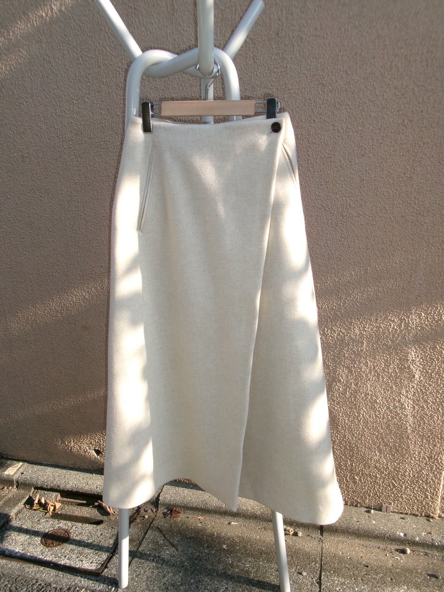 FUJI LAMBSWOOL MELTON LONG SKIRT-IVORY-