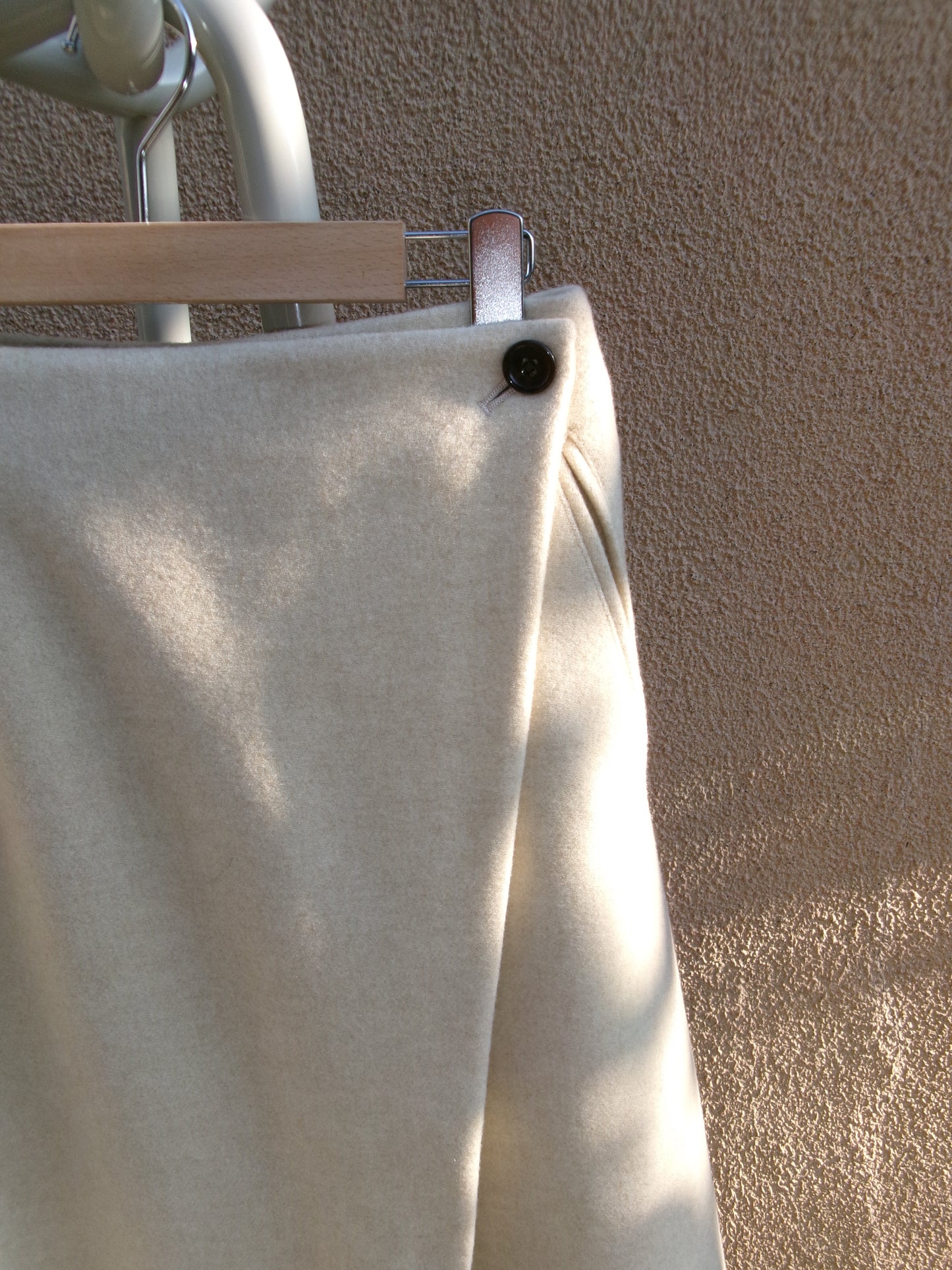 FUJI LAMBSWOOL MELTON LONG SKIRT-IVORY-