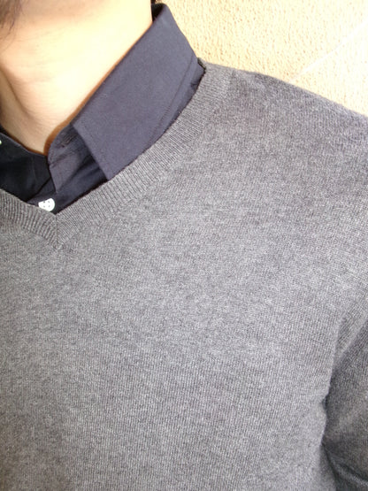 BANANA REPUBLIC gray knit