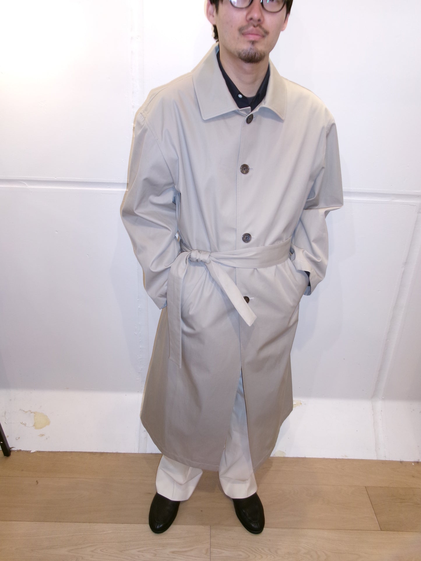 FUJI STAINCOLLAR BELTED COAT