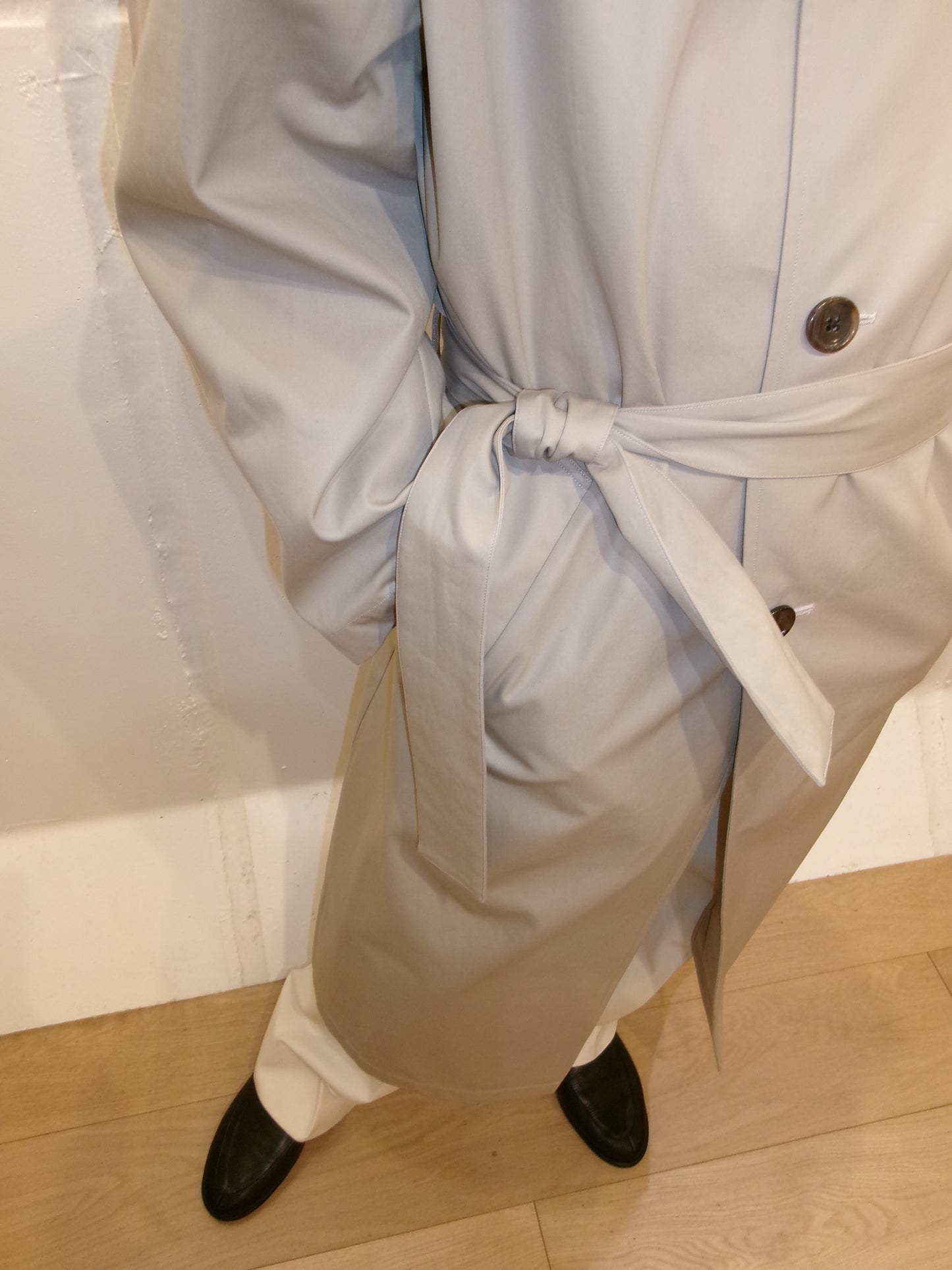 FUJI STAINCOLLAR BELTED COAT