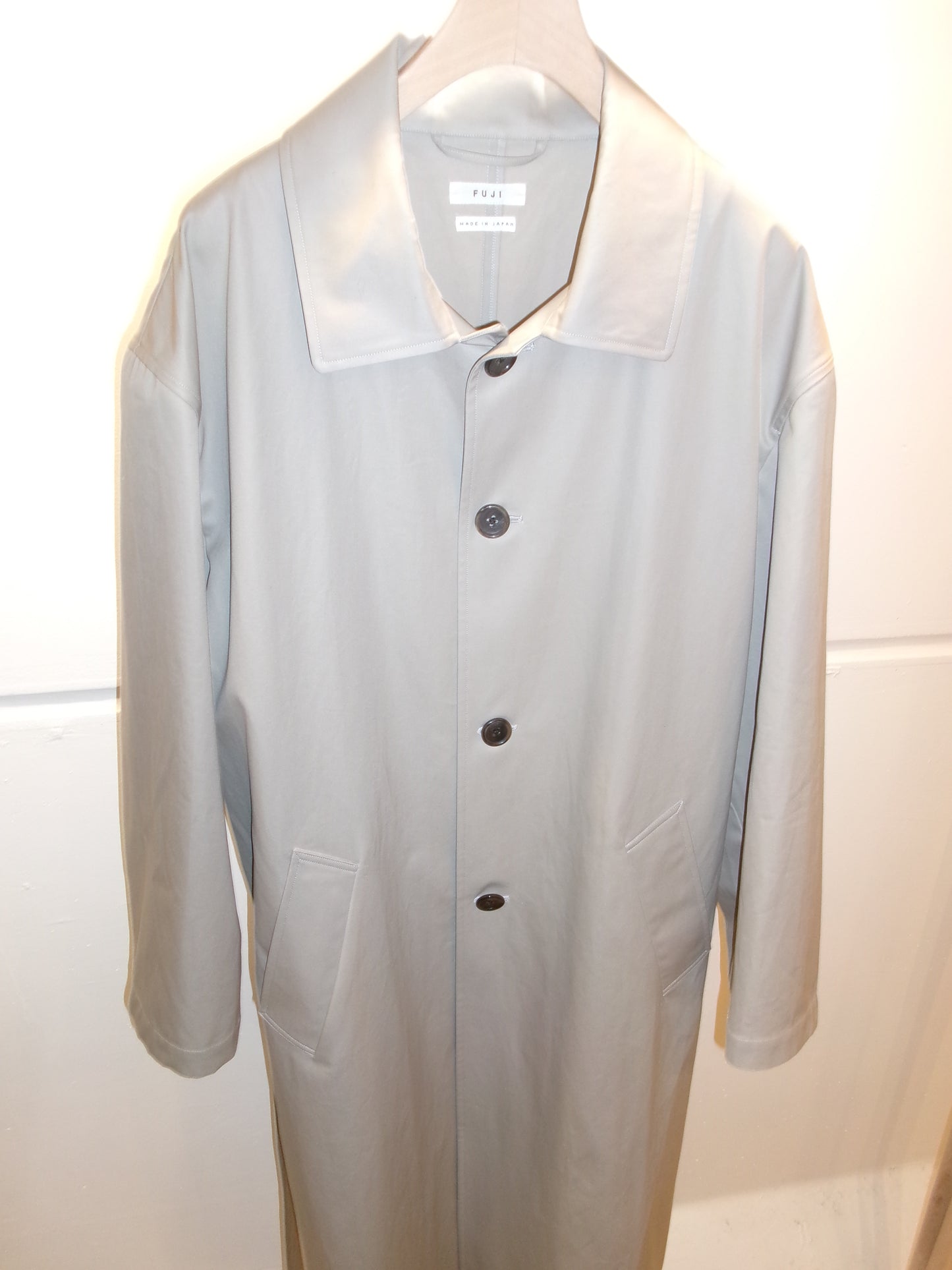 FUJI STAINCOLLAR BELTED COAT