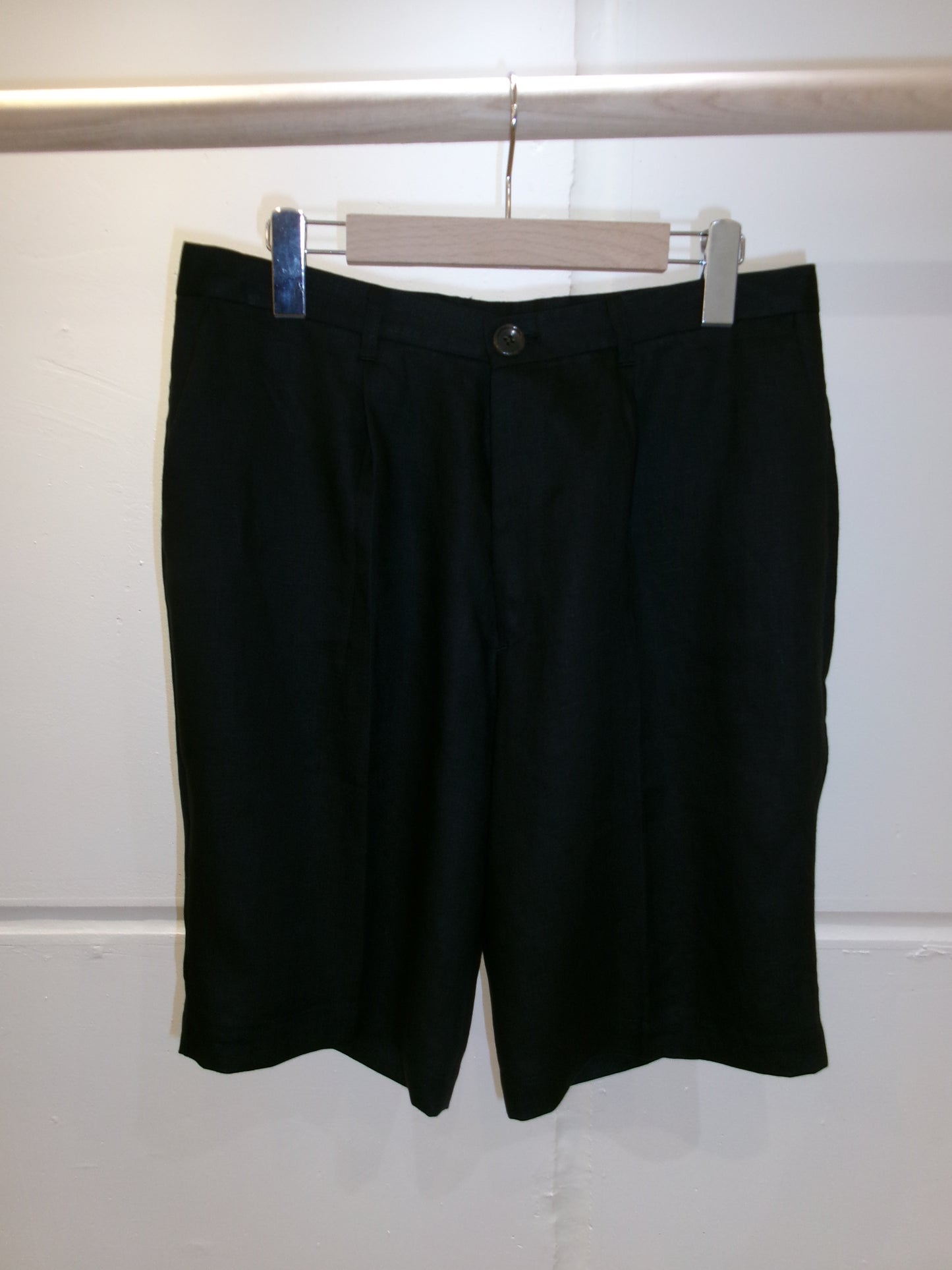 FUJI LINEN ONE TUCK SHORTS -Black- Men
