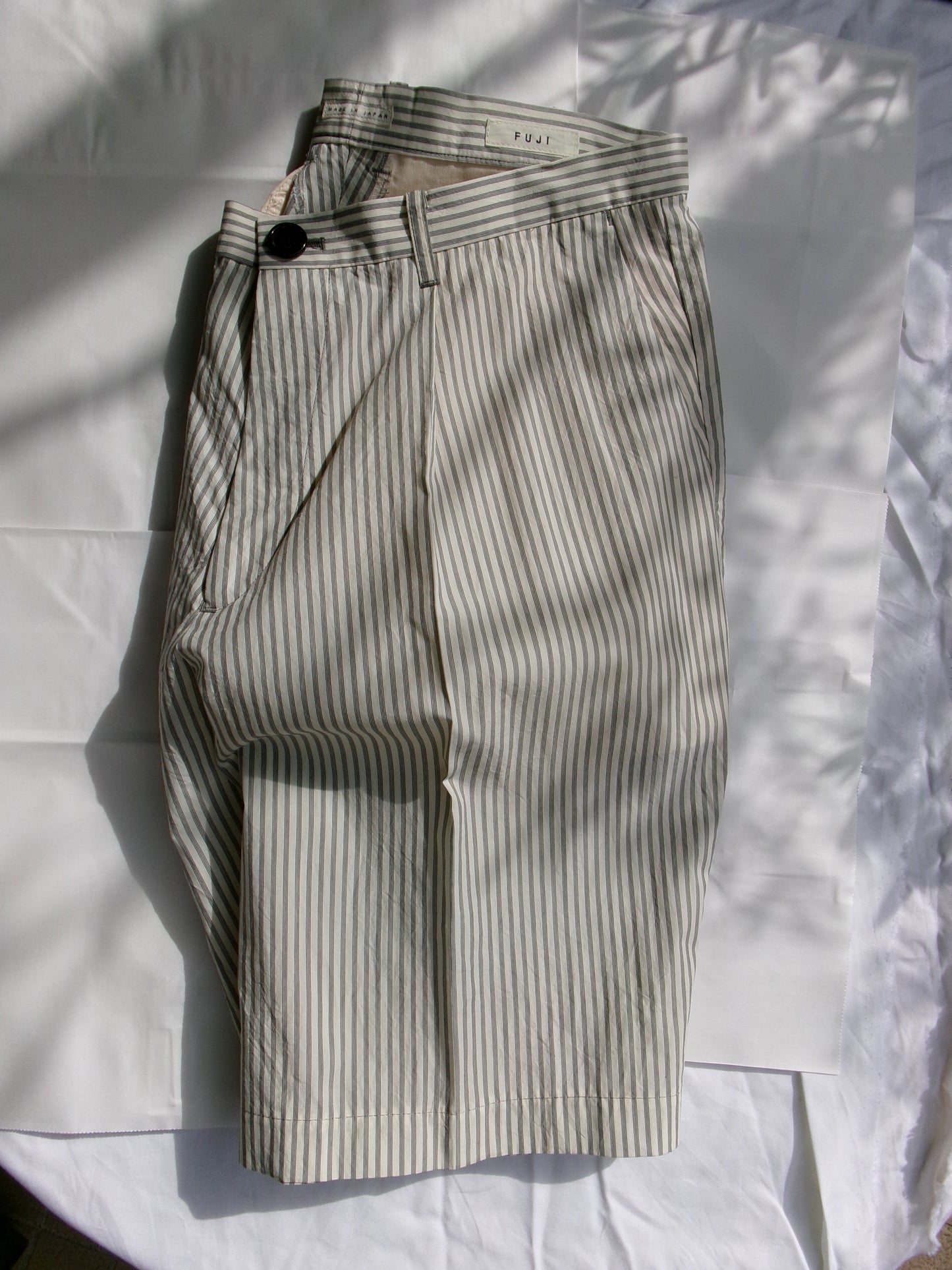 FUJI STRIPE COTTON ONE TUCK SHORTS -Black Stripe- Men