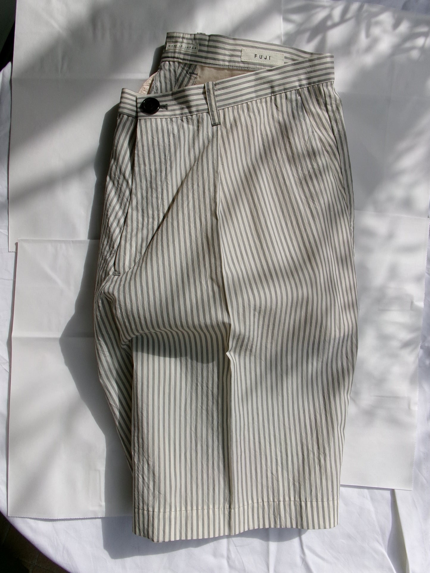 FUJI STRIPE COTTON ONE TUCK SHORTS -Black Stripe- Men