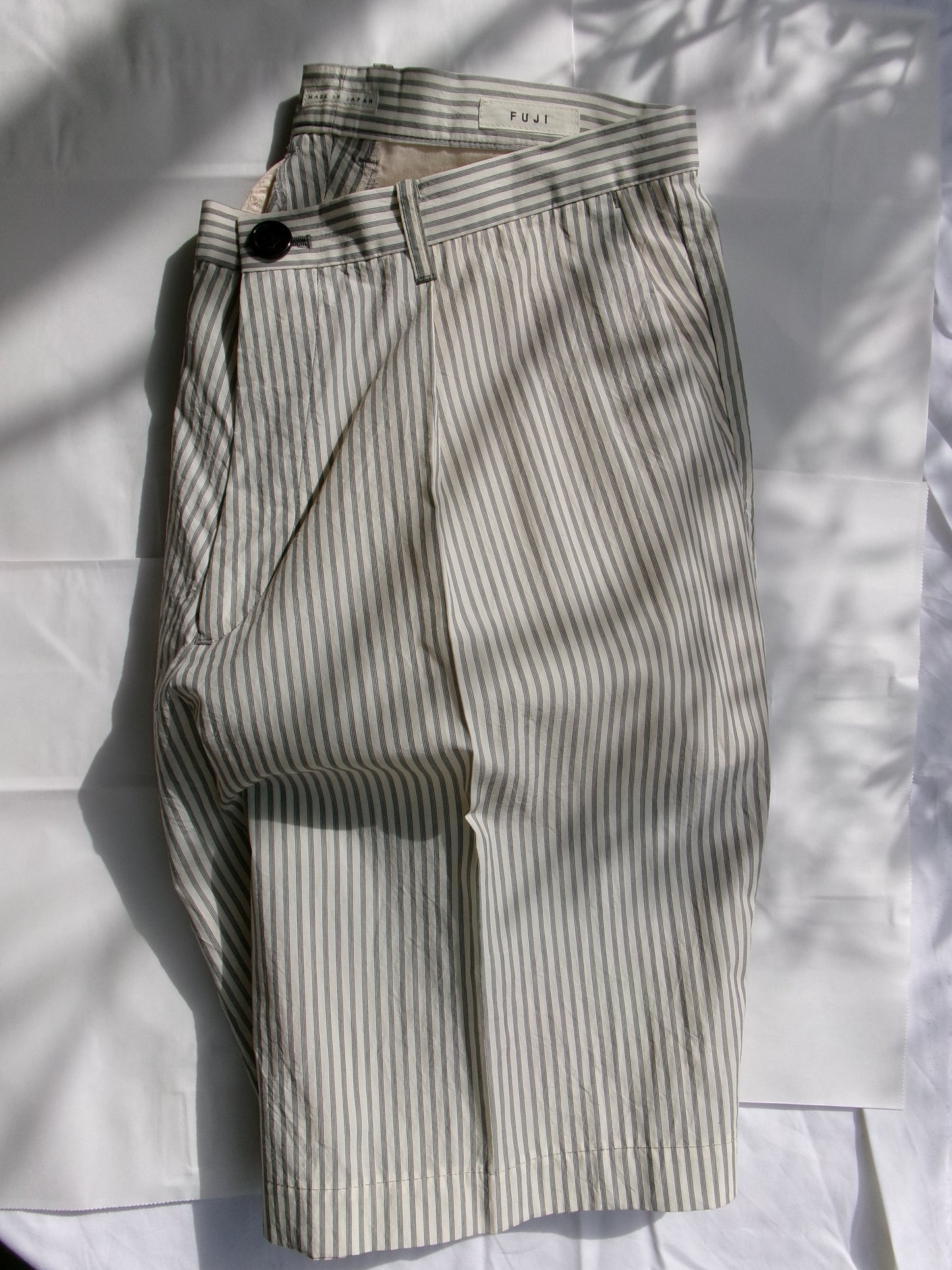 FUJI STRIPE COTTON ONE TUCK SHORTS -Black Stripe- Men