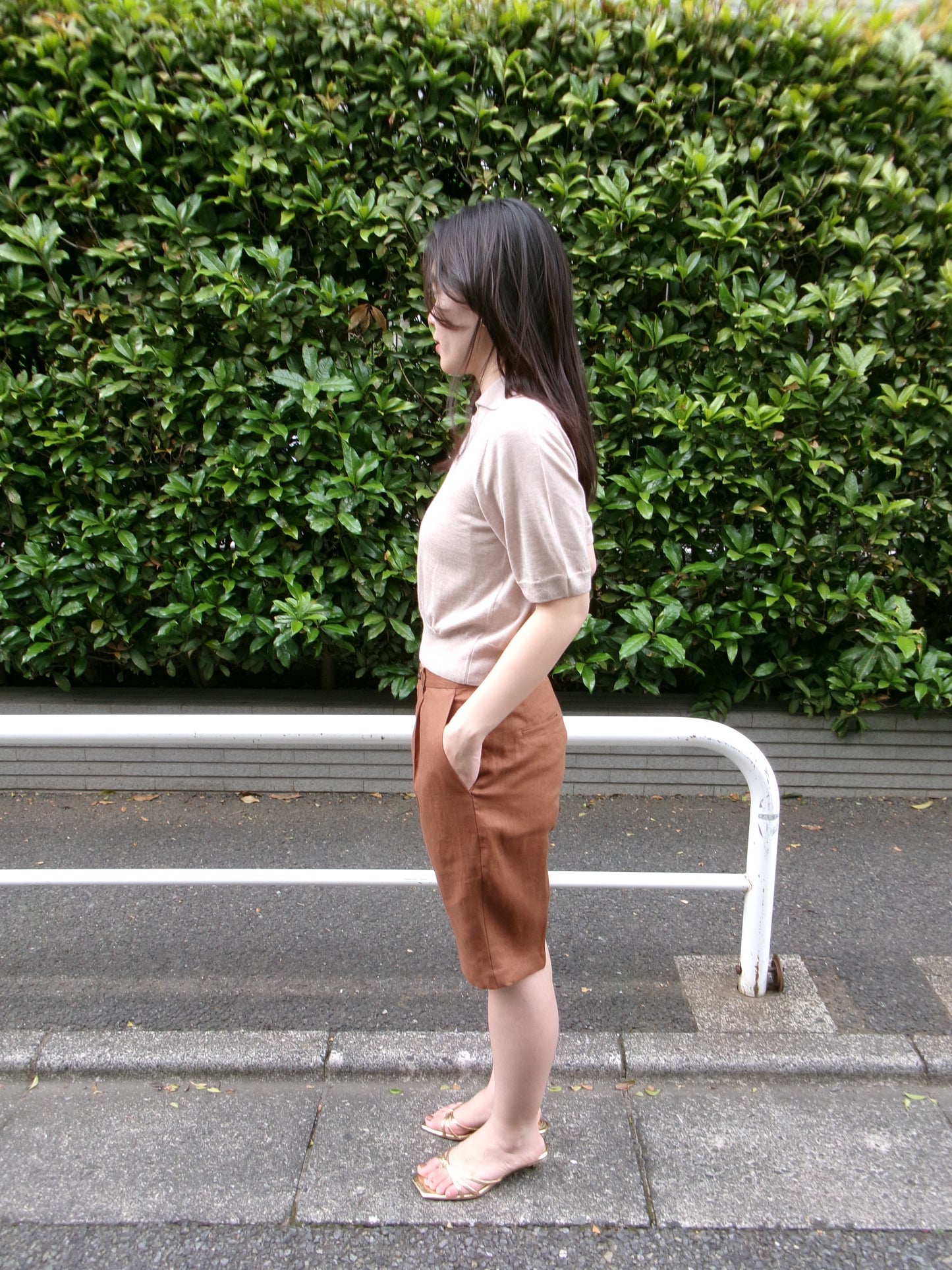 FUJI LINEN ONE TUCK SHORTS -Brown- Women