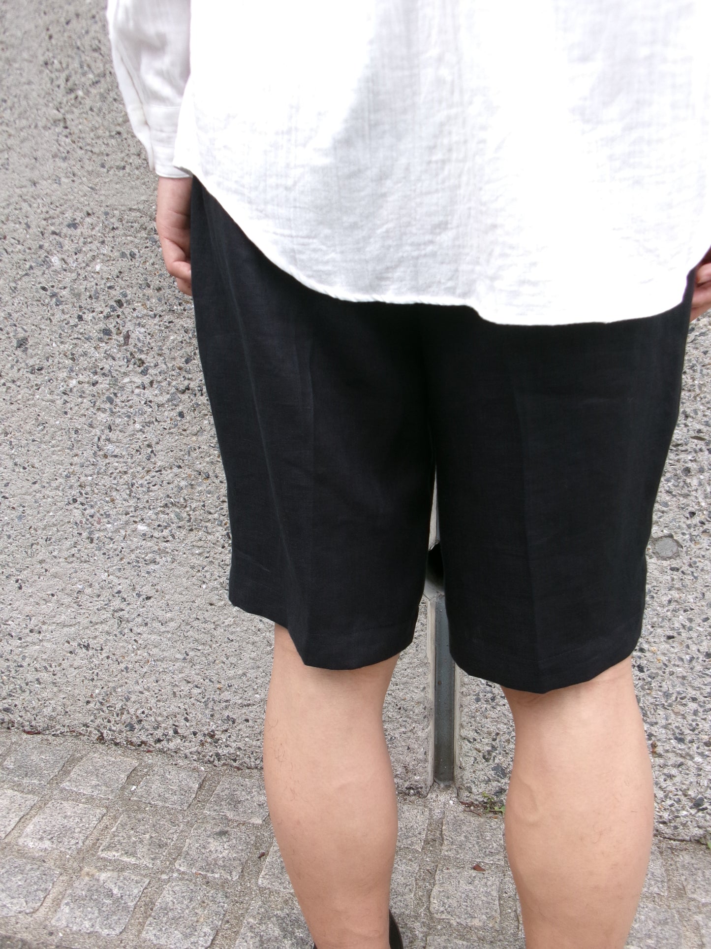 FUJI LINEN ONE TUCK SHORTS -Black- Men