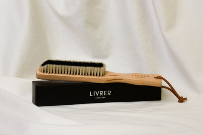 LIVRER Clothes Brush