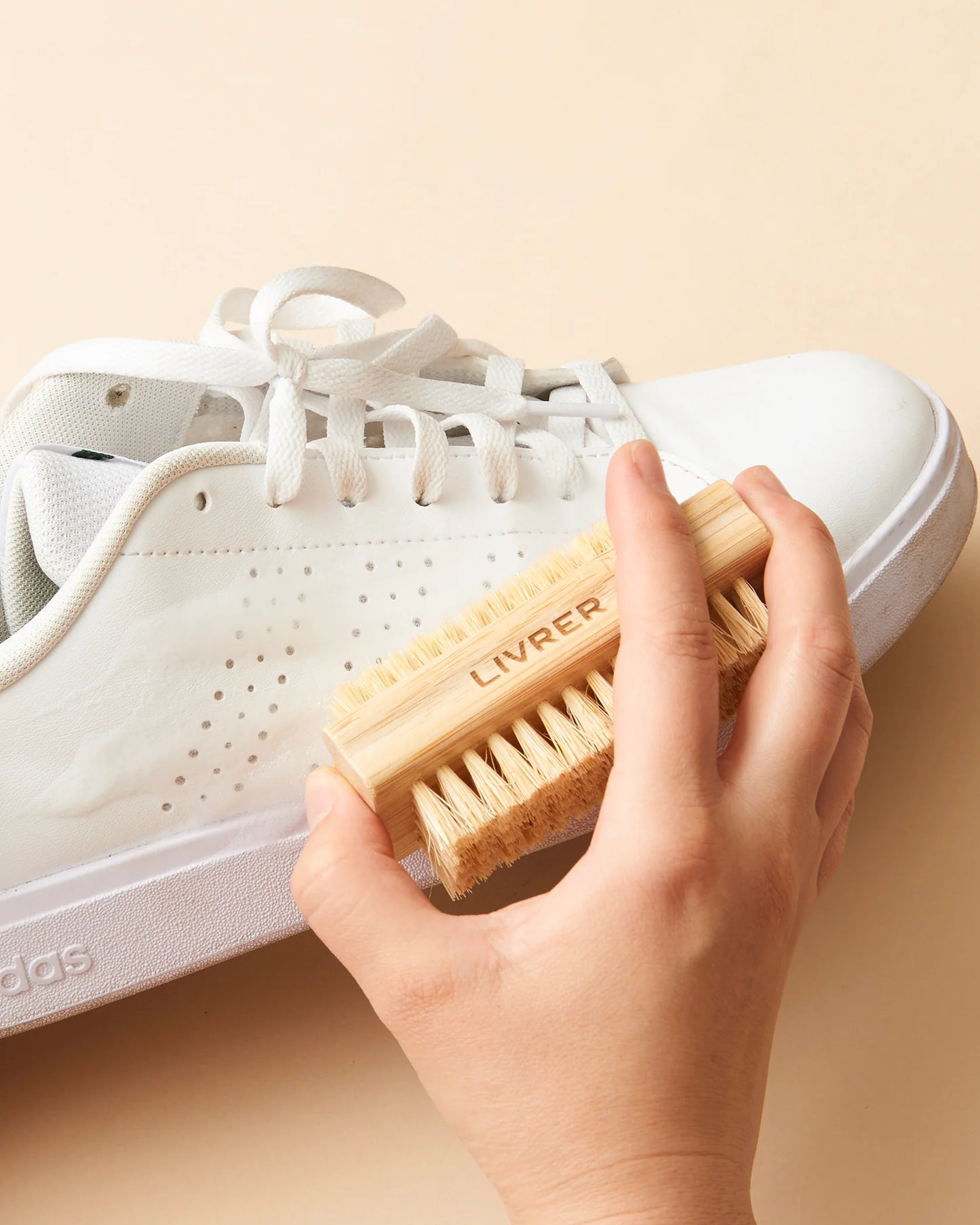 LIVRER laundry detergent -Sneaker Brush-