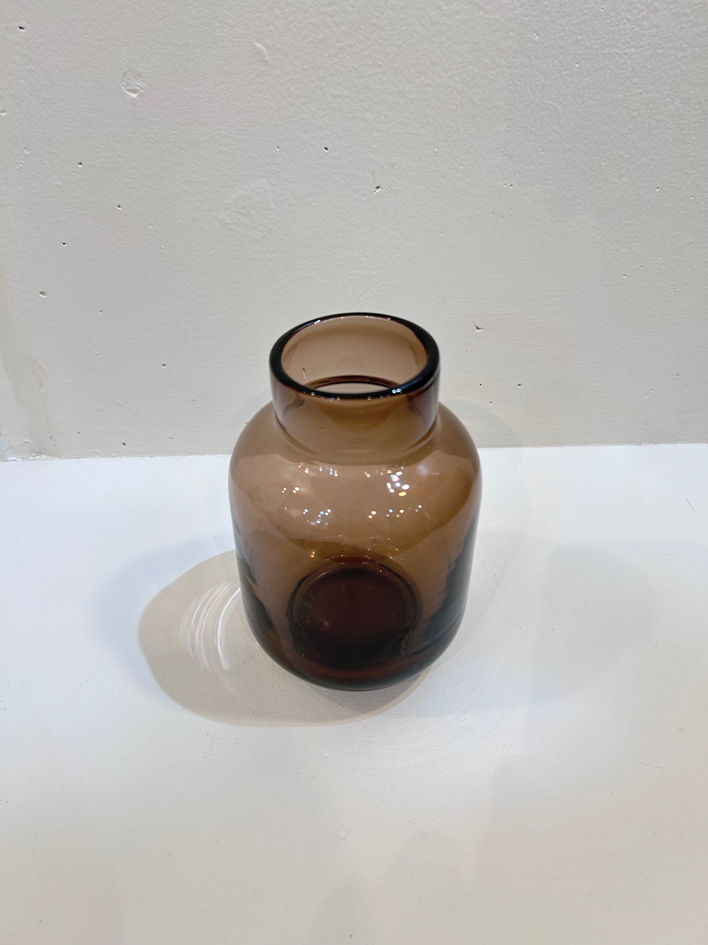Round Vase brown
