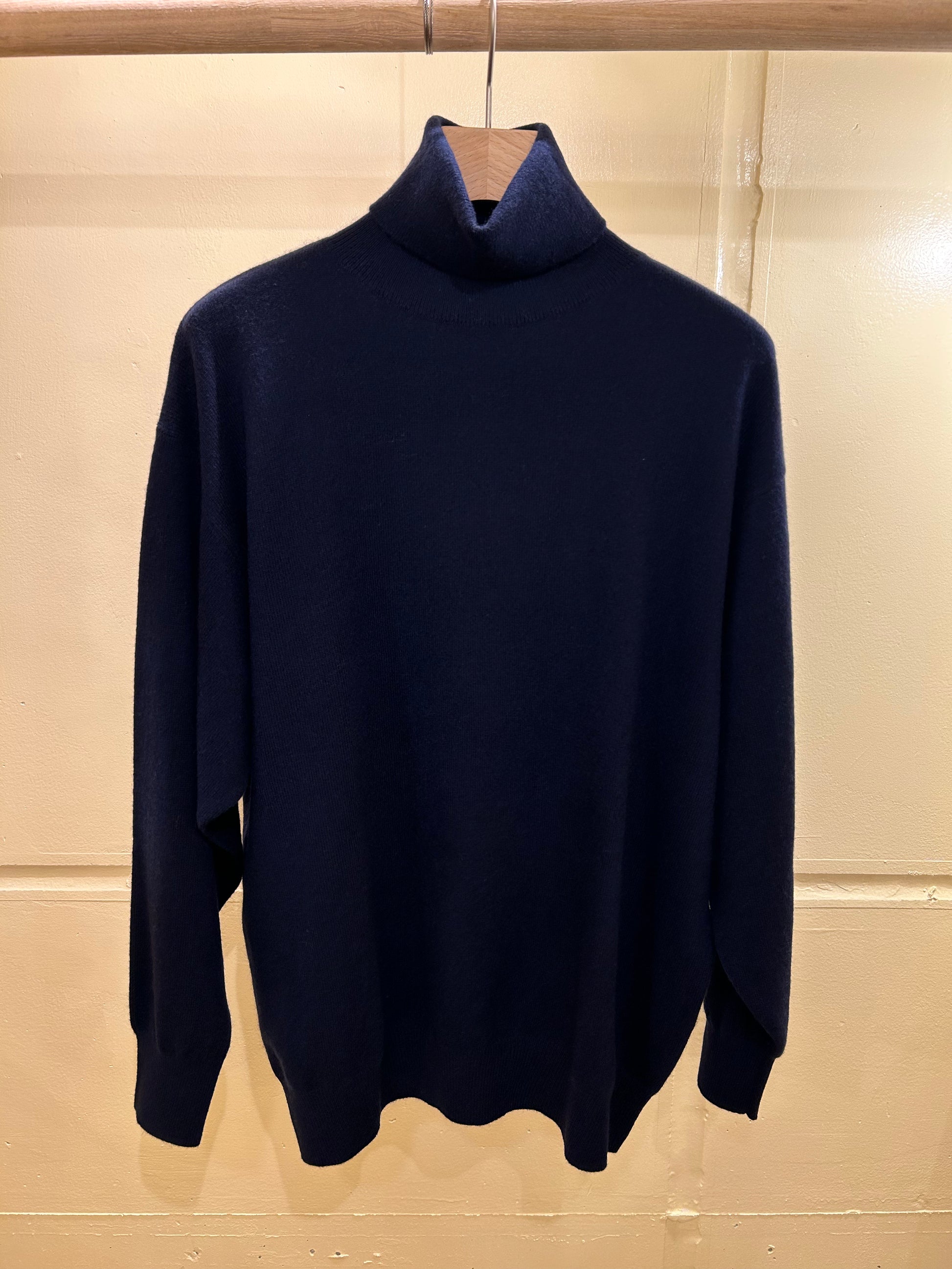 FUJI CASHMERE TURTLE NECK KNIT -Navy-