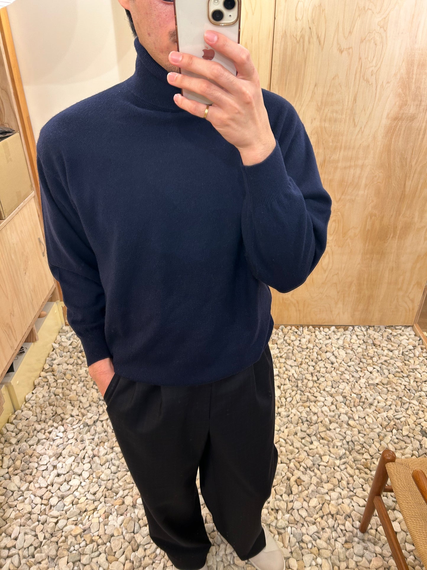 FUJI CASHMERE TURTLE NECK KNIT -Navy-