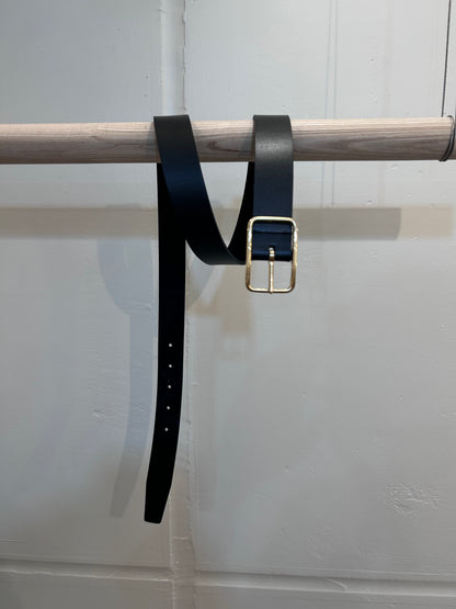 Cale Cow hide reversible belt -Black-