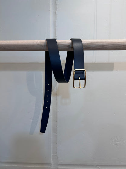 Cale Cow hide reversible belt -Navy-