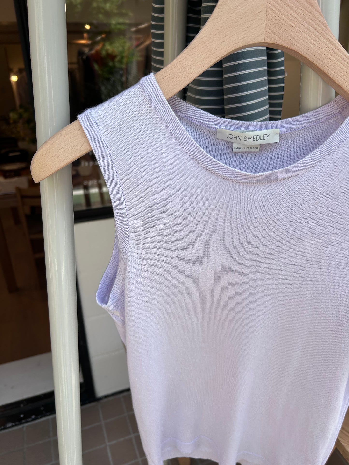 JOHN SMEDLEY　Sleeveless knit